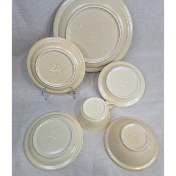 Vintage Pfaltzgraff Village 6-Piece Place Setting – 1970s Mark - US Stoneware - Picture 6 of 10